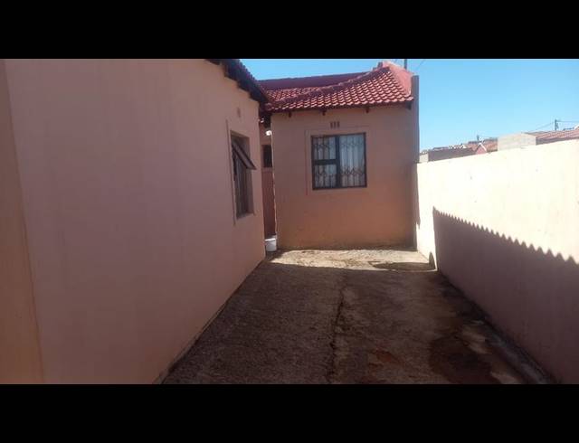 4 BEDROOM HOUSE FOR SALE IN SAVANNA CITY